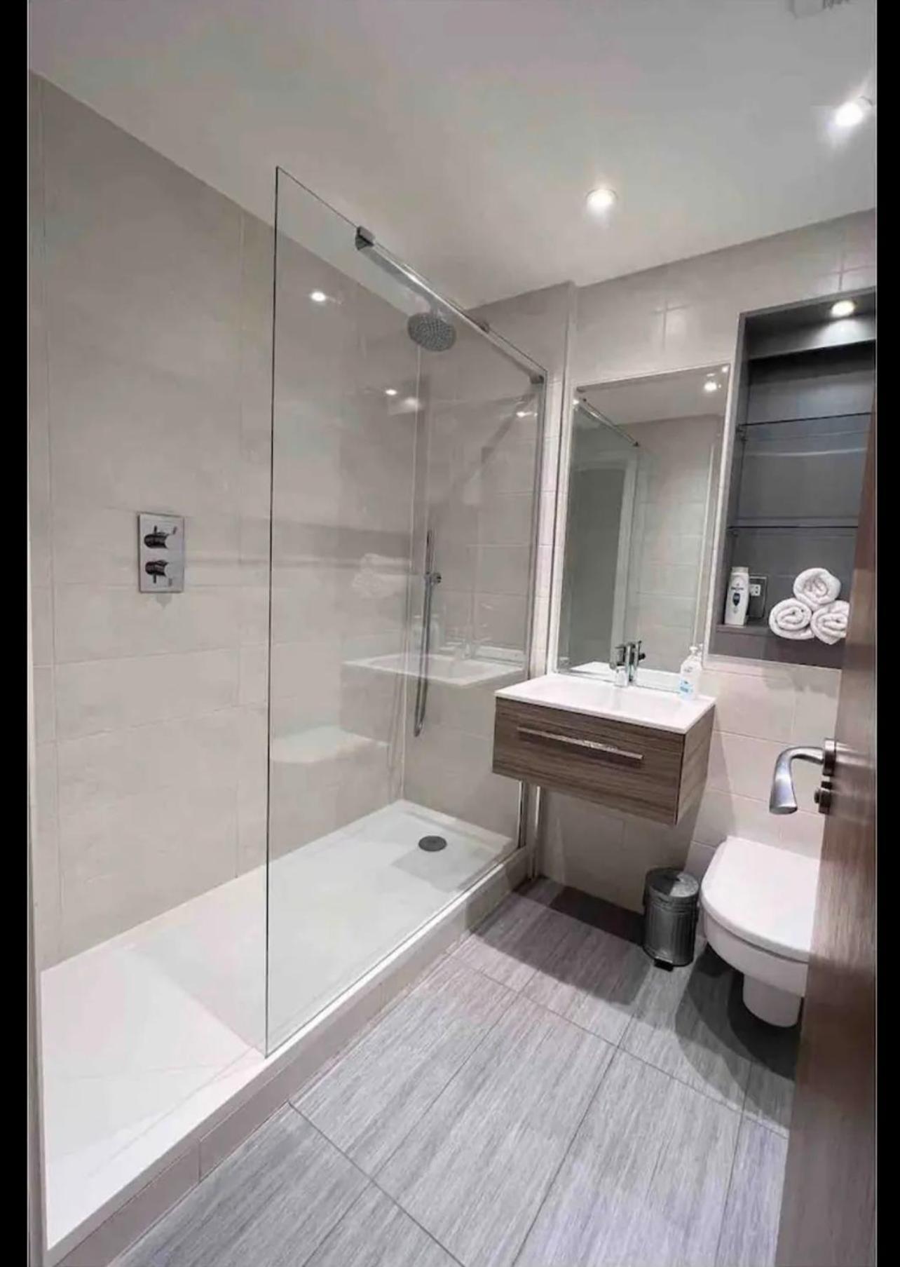 Luxury Apartment Riverside London Exteriör bild